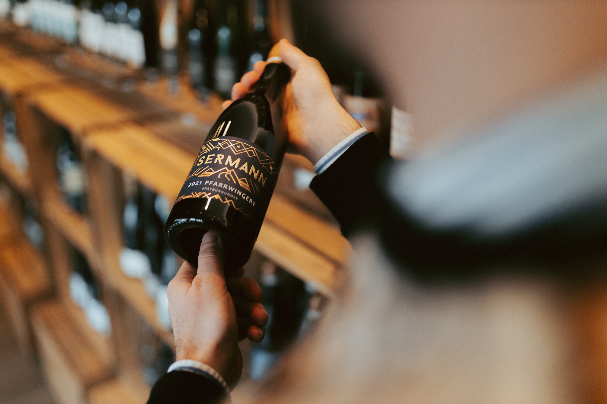 Rotweinflasche Pfarrwingert vom Weingut Sermann beim Weinhandel WineAmigos